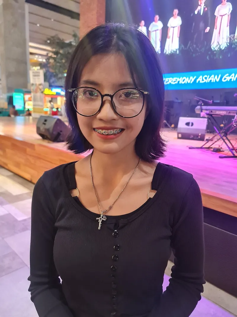 Connection Over Clout: The Quiet Strategy That Keeps Flora Anna Buda's Fans Coming Back