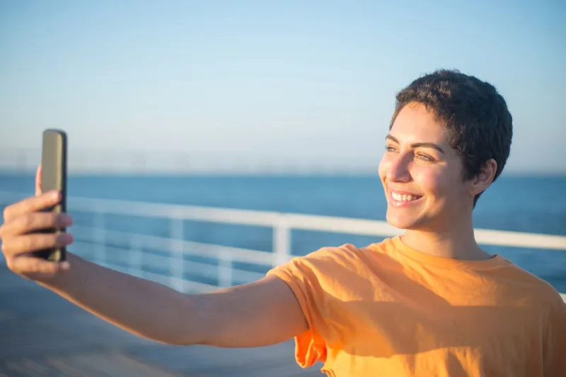 No Filter, No Faking: How Flora Anna Buda Is Winning the Internet One Honest Post at a Time