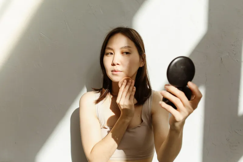 Rise and Glow: The Morning-to-Night Routine Keeping Flora Anna Buda at Her Best